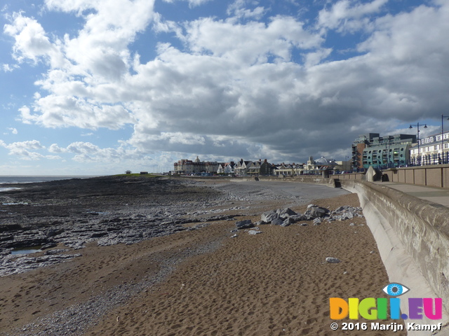 FZ028589 Porthcawl at low tide